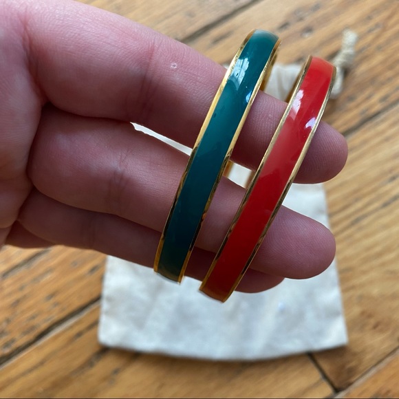 Set of 2 J Crew Gold Tone Red Green Bangle Bracelets - Picture 2 of 3